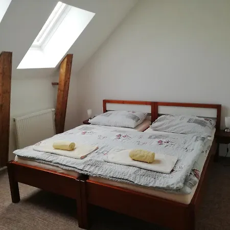 Alma Πανσιόν Znojmo